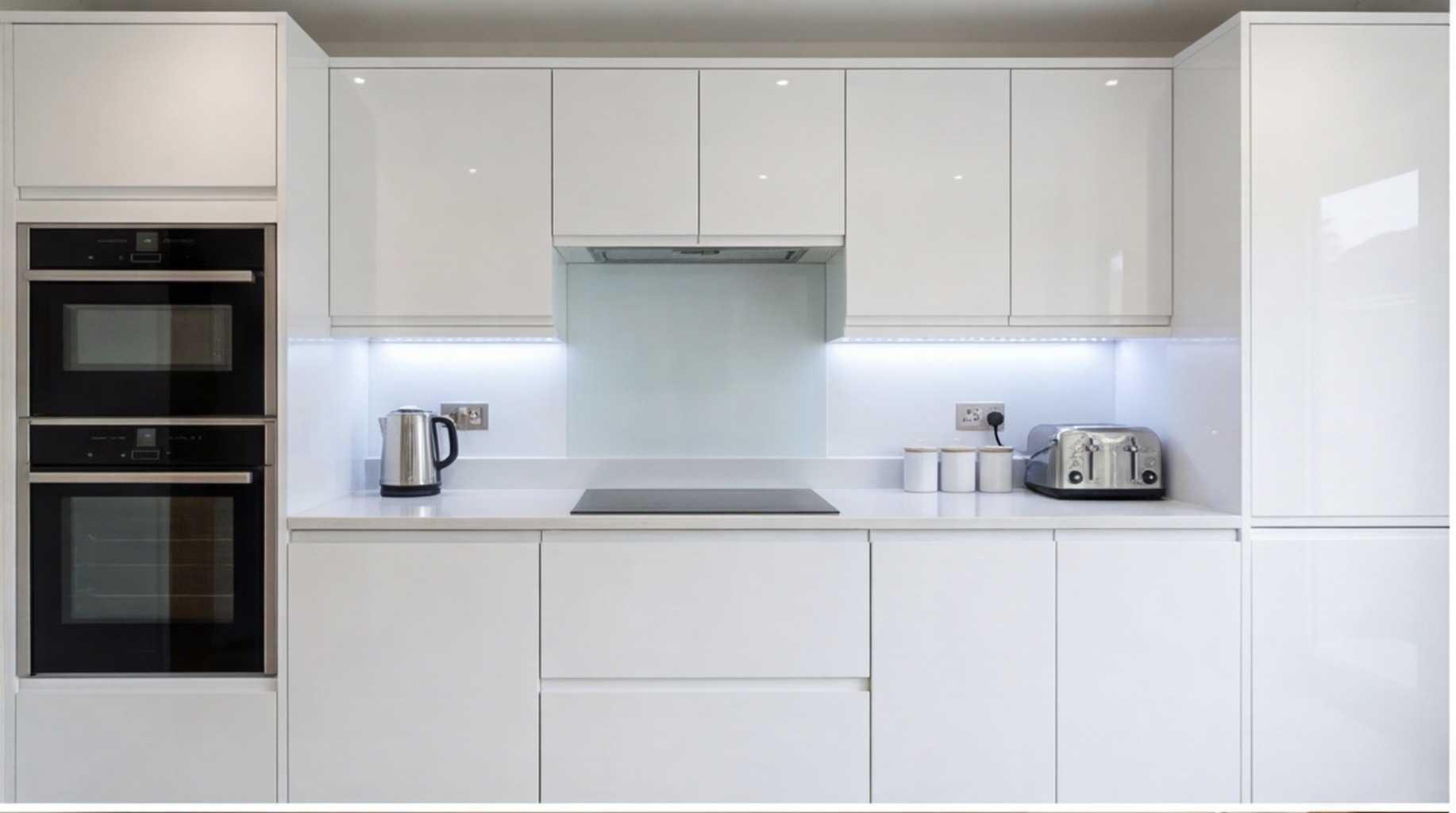 Handleless kitchen installation in Rugby – handleless fitted kitchens by West Midlands specialists