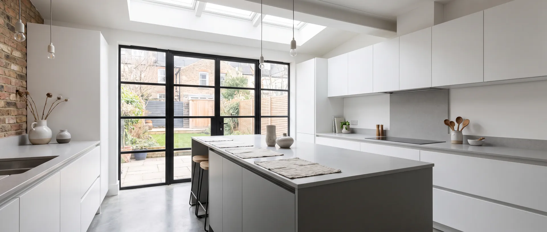 Modern style kitchen installation