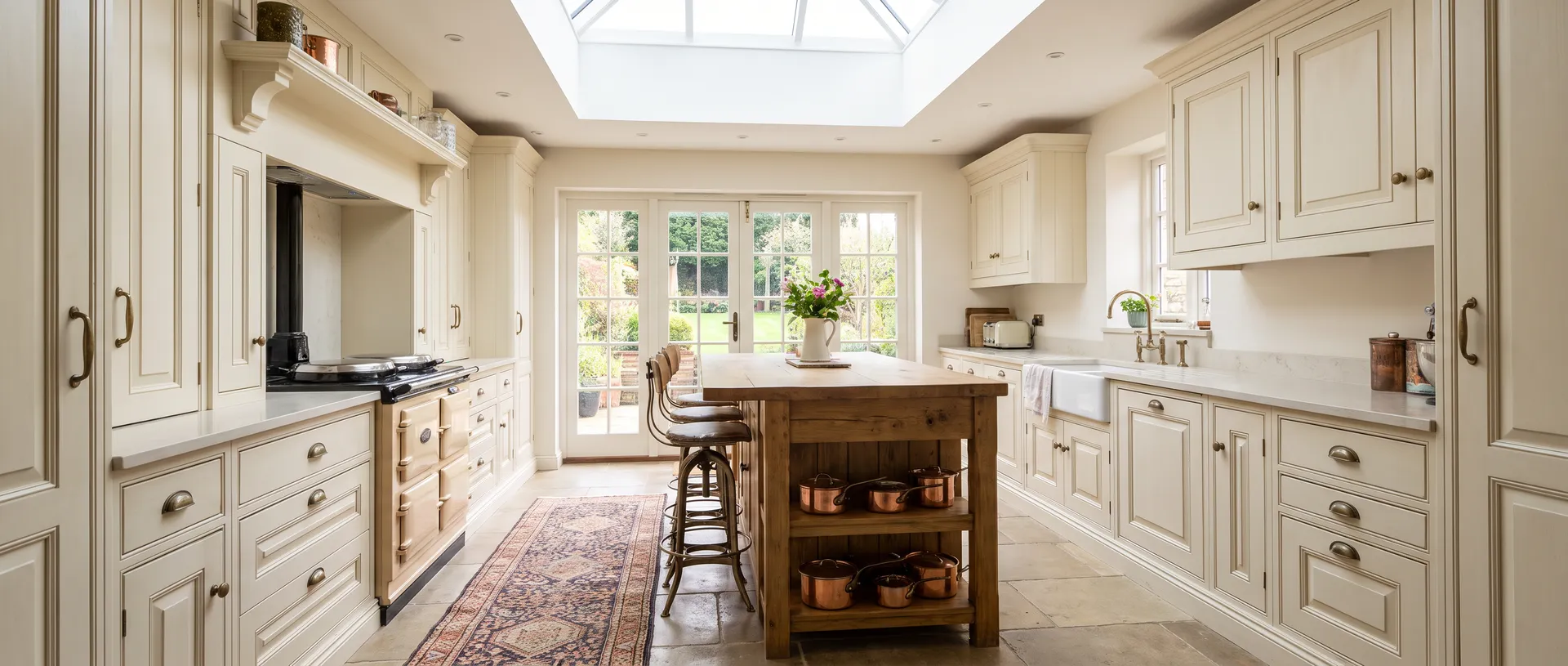 Traditional style kitchen installation